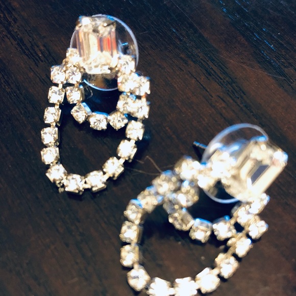 - From 1950s Vintage faceted crystal stud earringsE152 - Picture 8 of 8